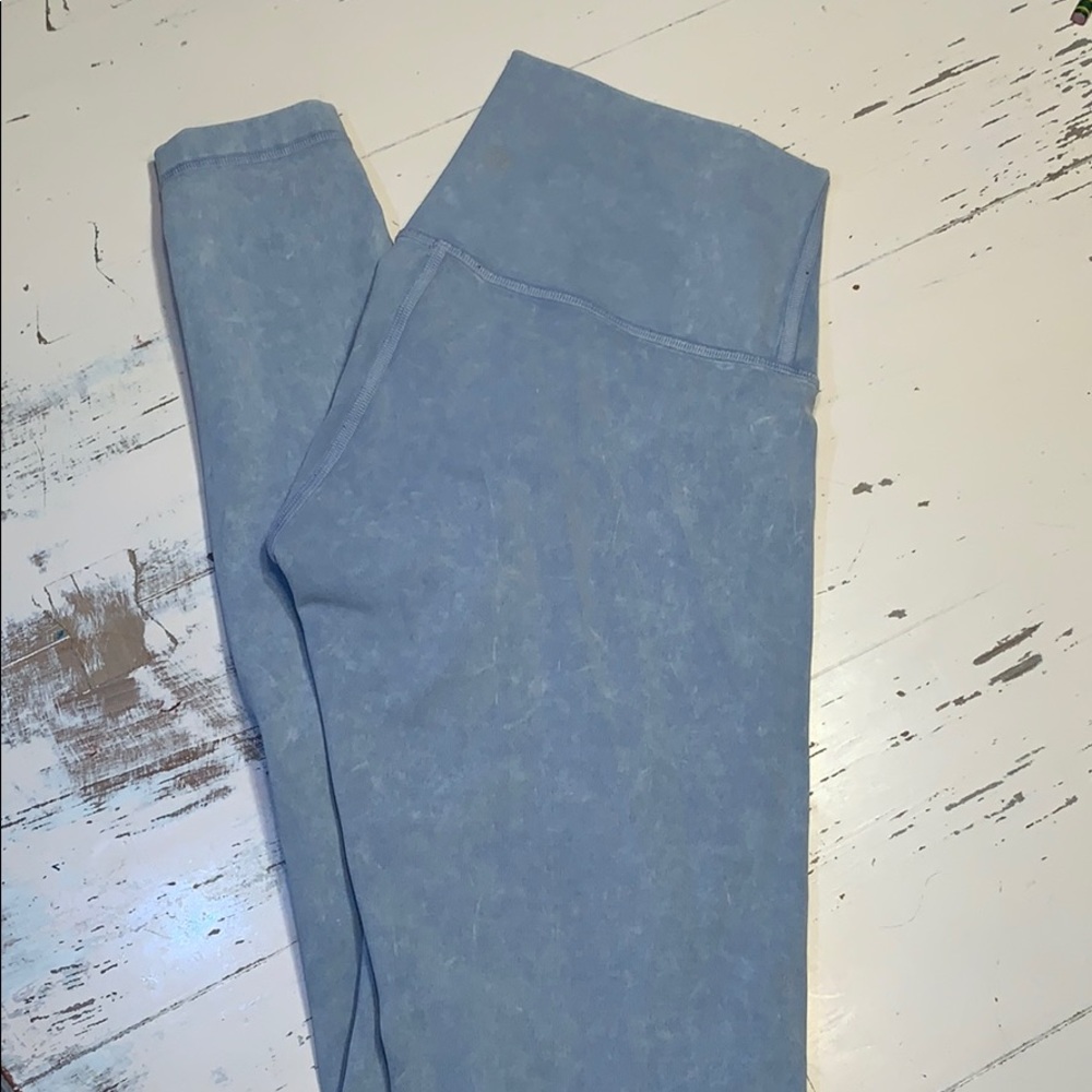 Size 4 lululemon winder under leggings 28”
